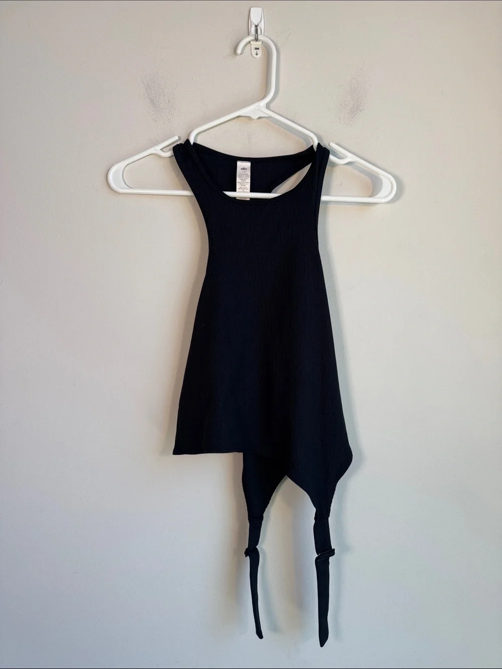 ALO Yoga Alosoft Ribbed Revelation Tank in Black - L